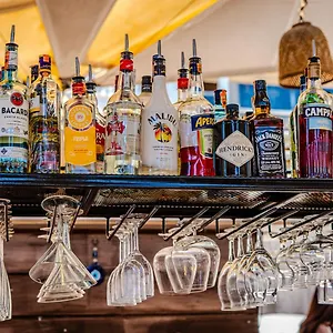 Hotel Aloha, Sarandë