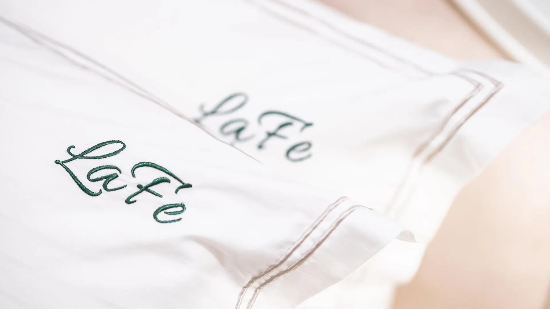 La Fe Boutique Hotel Sarandë 4*,  알바니아